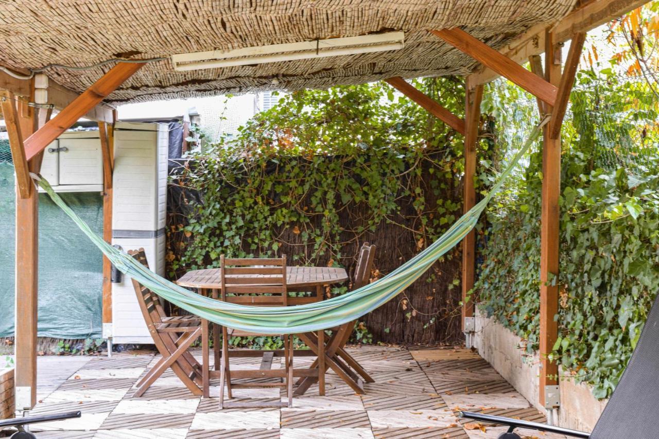 Can Camps Besalu Casa Planta Baja Con Jardin Exterior photo