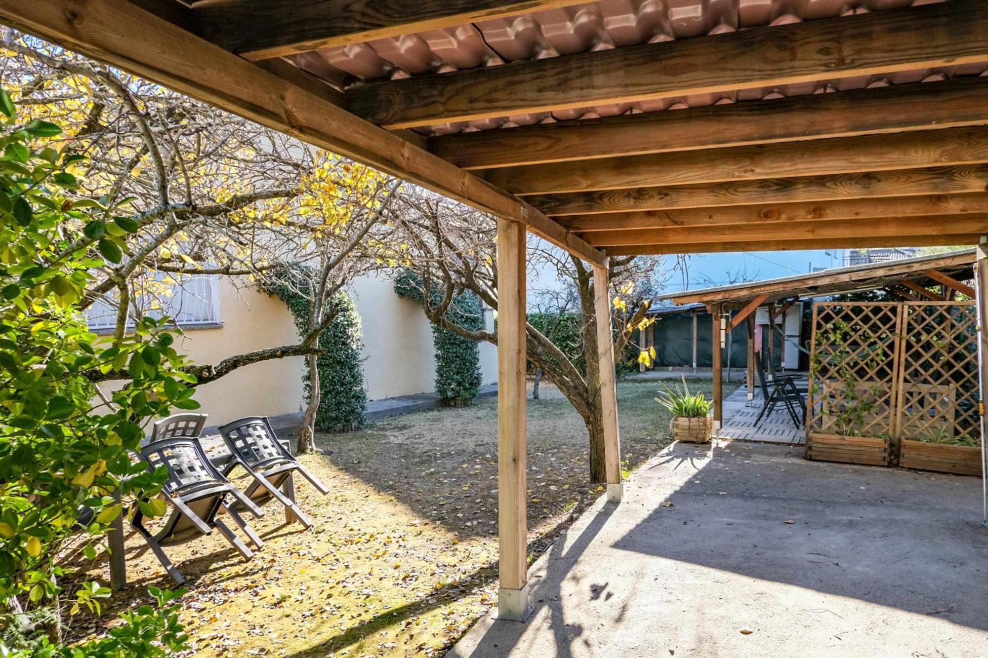 Can Camps Besalu Casa Planta Baja Con Jardin Exterior photo